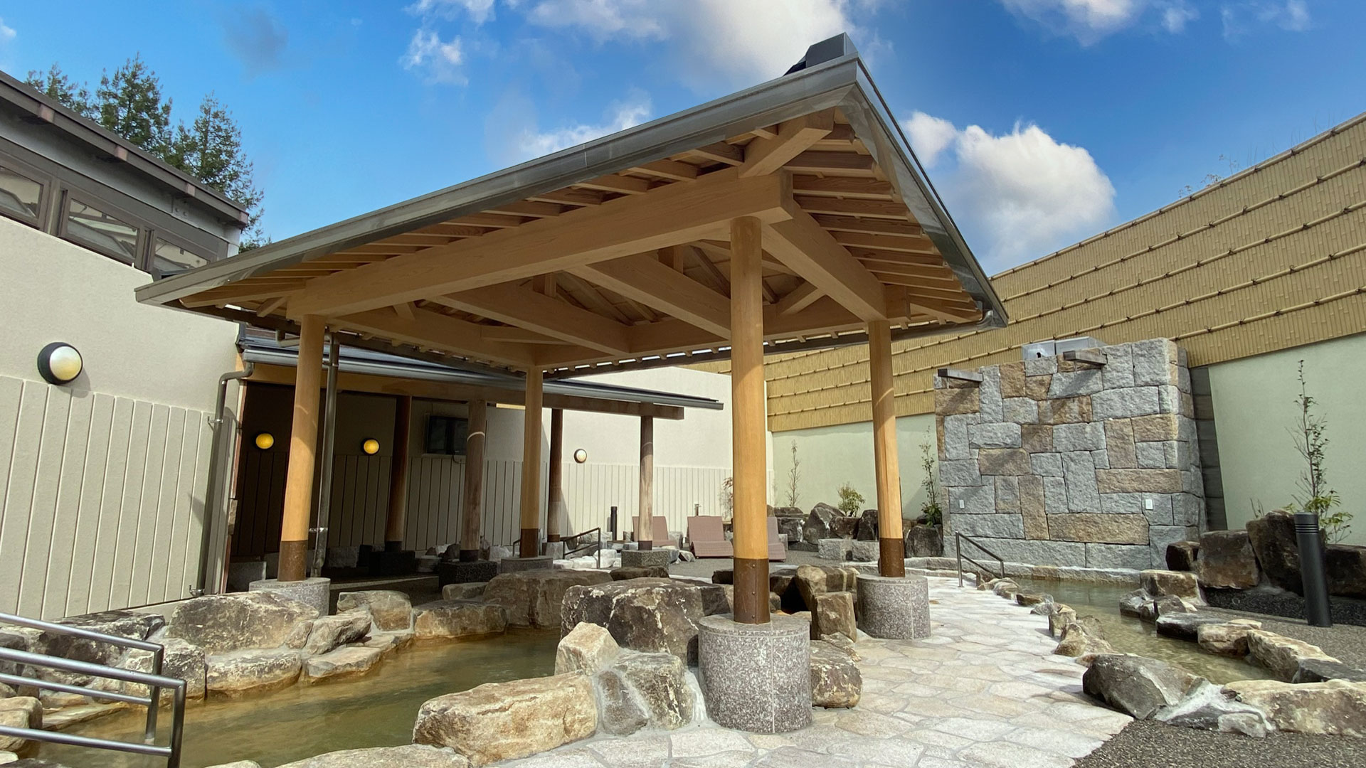 奈良御所の名湯「かもきみの湯」泉質の魅力と混雑回避の裏ワザ大公開