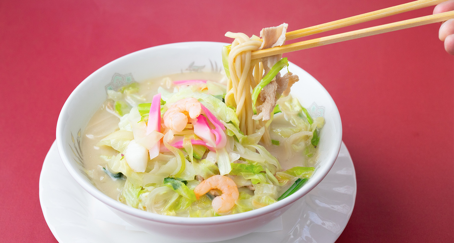 フライパン1つで10分！牛乳と冷凍うどんの濃厚ちゃんぽん神レシピ
