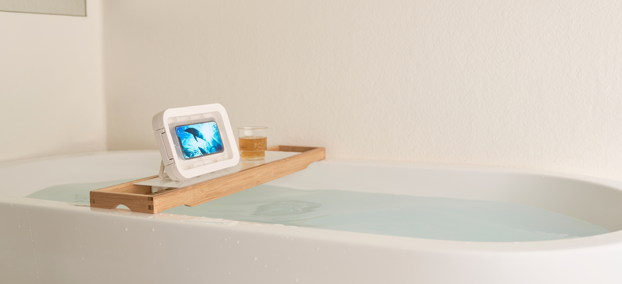 お風呂でスマホはNg？防水でも壊れる衝撃の真相とプロが教える安全対策