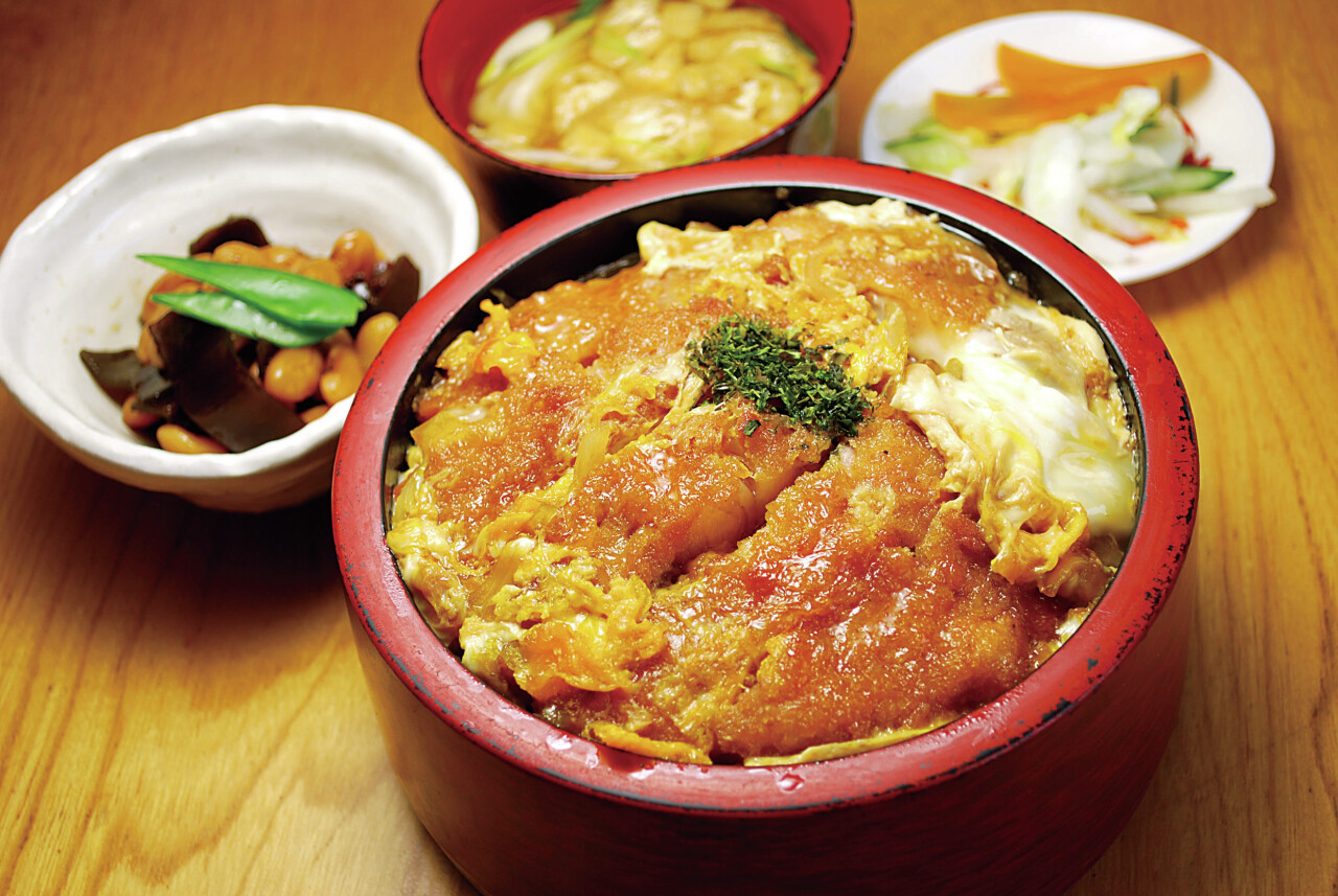 練馬の名店「味の八珍亭」の全貌！特製ラーメンと愛される真相