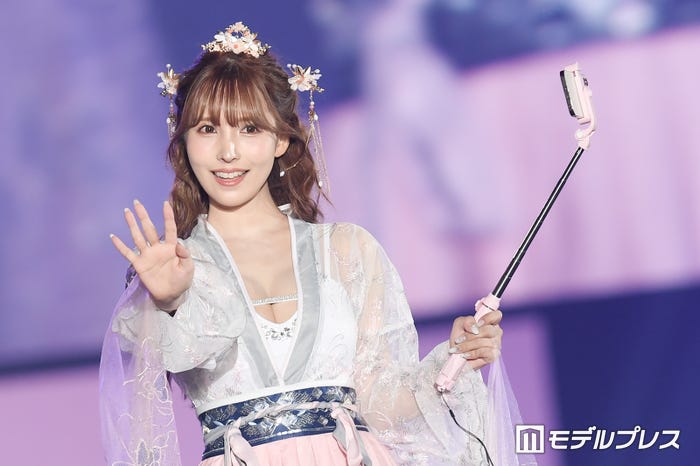 伝説の引退から3年、なぜ「三上悠亜」の動く画像はSnsを支配し続けるのか？デジタル時代のアイコンが放つ引力