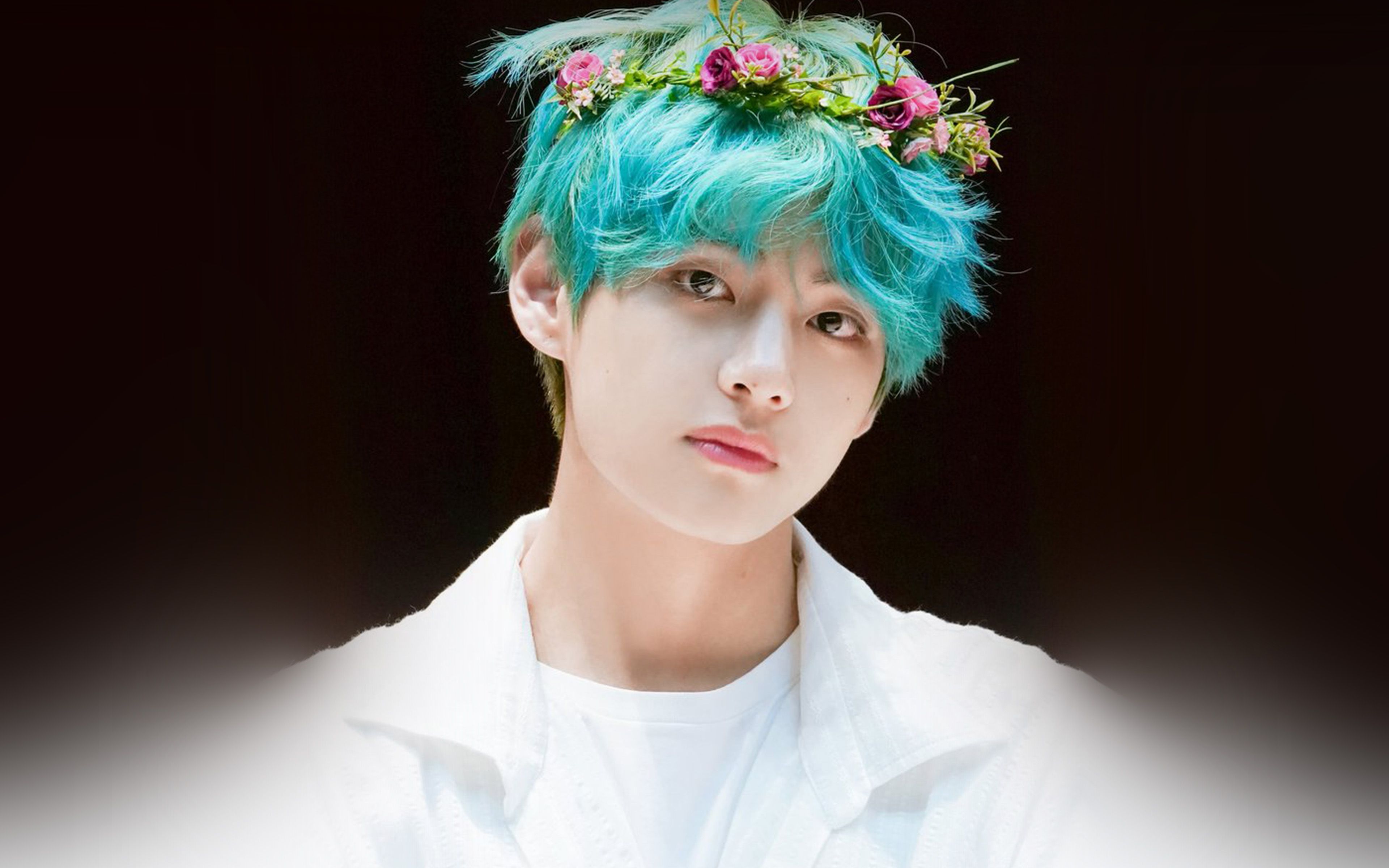 Pictures of Kim Taehyung Looking Cute