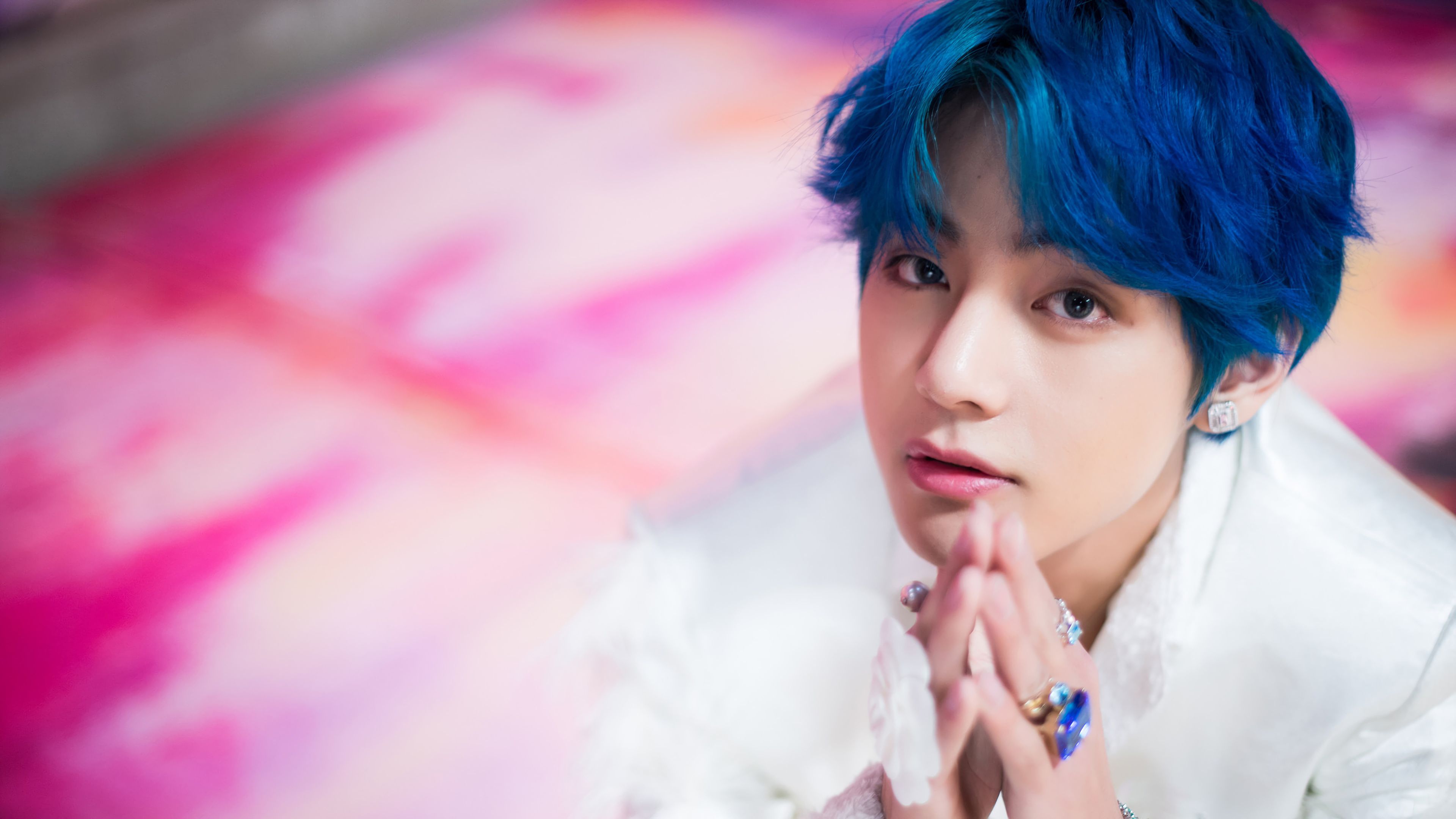Pictures of v in Bts