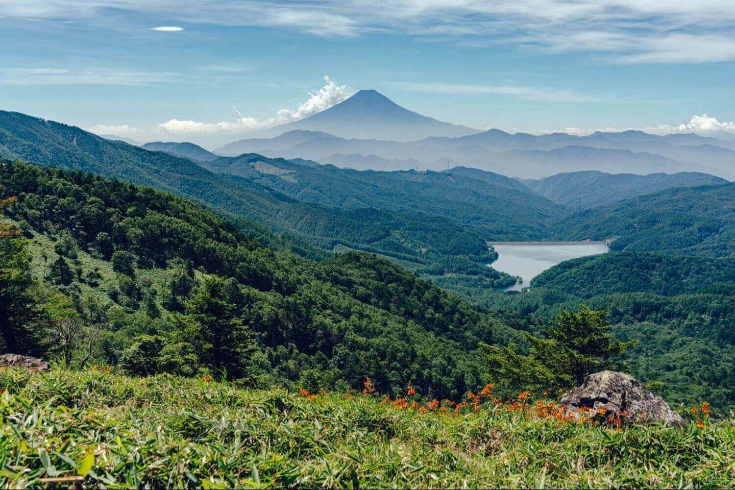 【2026年最新】大菩薩嶺の絶景稜線を徹底解説！富士山と歴史の謎に迫る完全登山ガイド