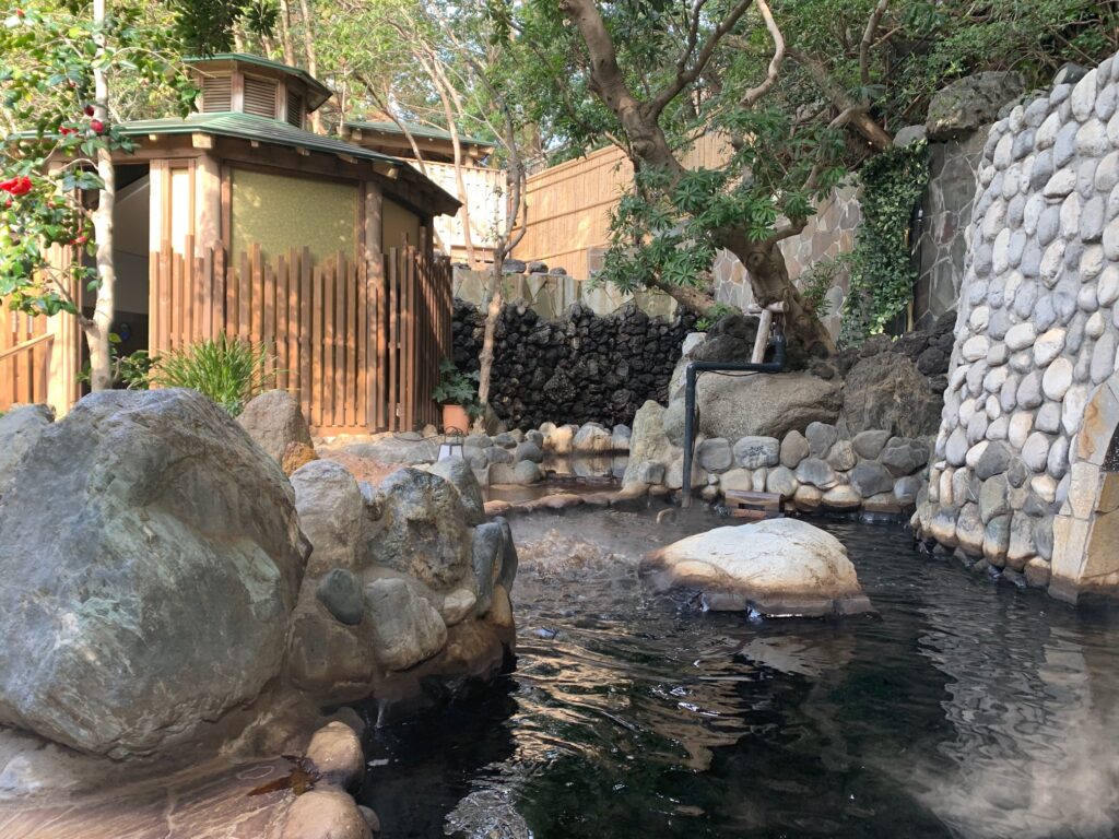 深大寺天然温泉湯守の里を徹底取材！黒湯の効能と混雑・クーポン最新案内