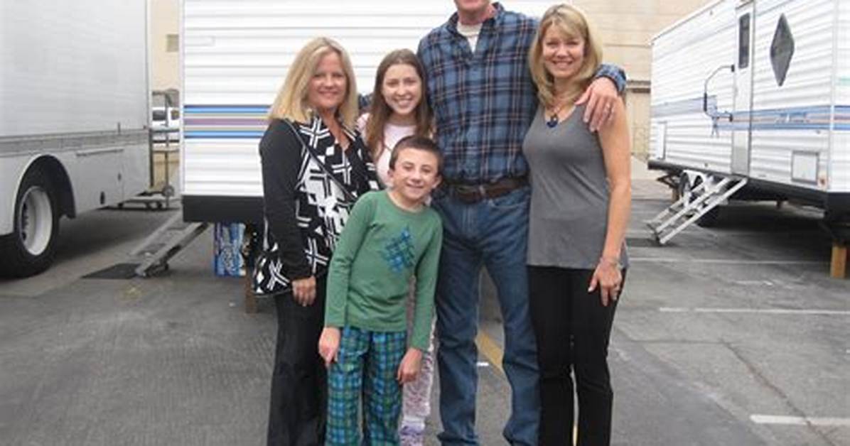 Exploring the Heartwarming World of Neil Flynn's Family