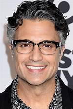 How Tall Is Jaime Camil?