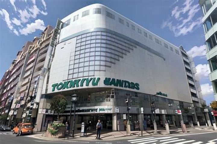 ジュンク堂書店 三宮店を徹底ガイド：売場の探し方、品ぞろえ、行き方