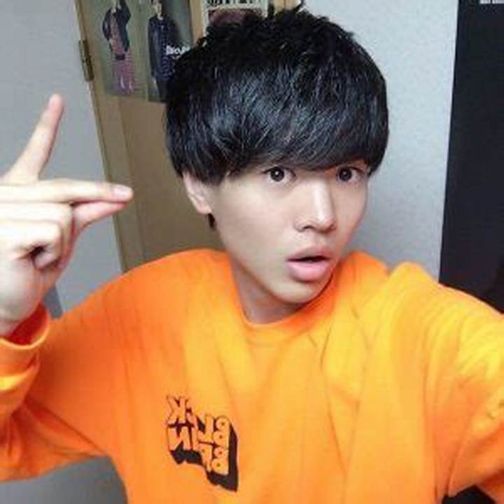 桐崎栄二の母の本名は？高畠咲のプロフィールと家族の素顔を徹底解説