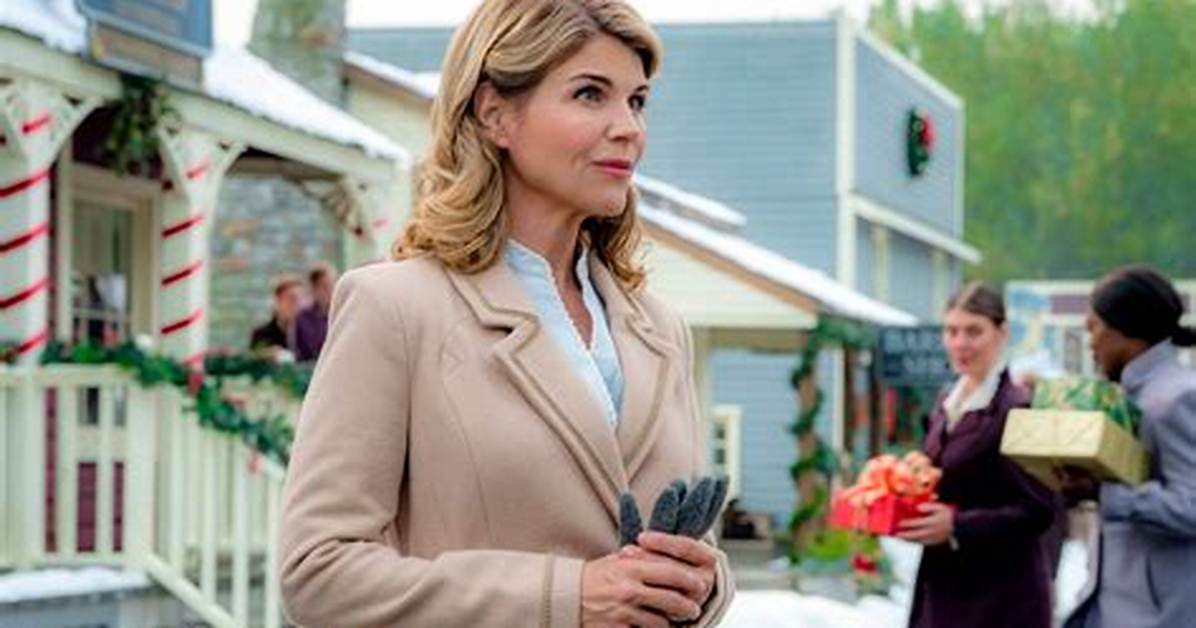Lori Loughlin Returns to "When Calls the Heart" This Fall