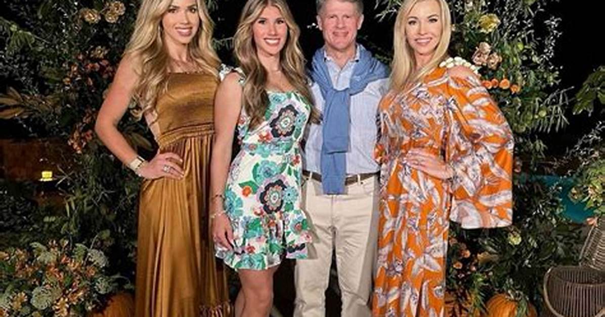 Meet Clark Hunt S Two Daughters Gracie