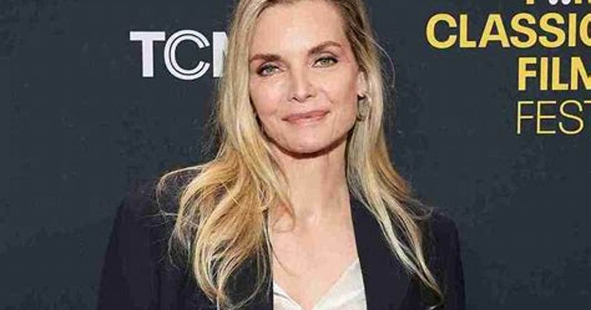 Michelle Pfeiffer – Bio, Age, Height, Children, Net Worth, Husband and Family