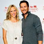 Oliver Hudson Wiki, Net Worth, Wife, Father, Yellowstone, Age, Mom, Sister, Imdb