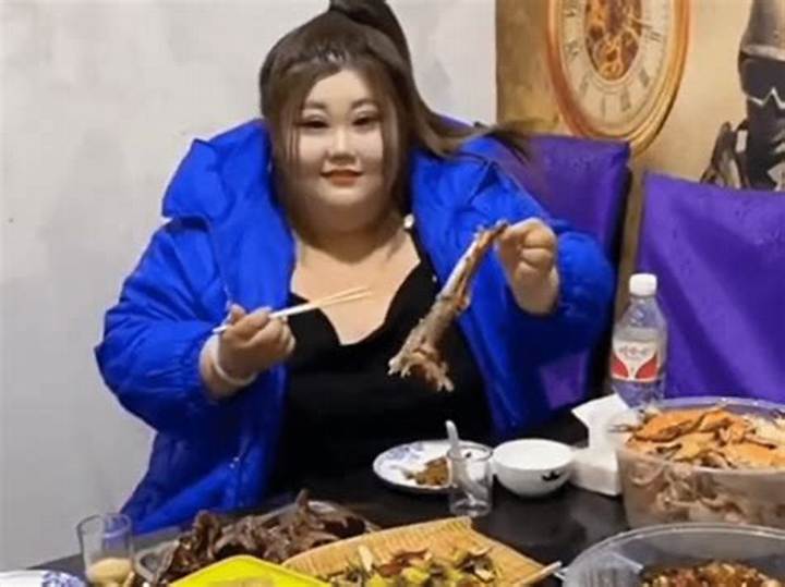 大食いパンシャオティンとは何者か 拡散した死亡説と過食配信の危うさ