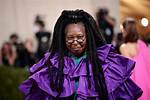 Revealing the Resemblance: Picture of Whoopi Goldberg's Daughter Unveiled