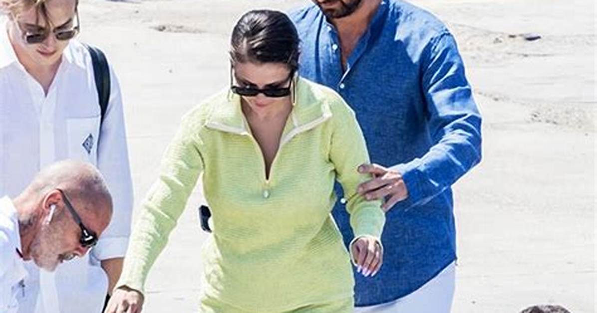 Selena Gomezs Green Shorts on Boat in Italy with Producer: Photos Hollywood Life
