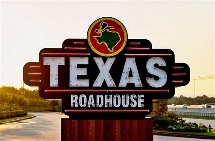 Texas Roadhouse “Two Minute Rule”: What It Is and How It Really Works