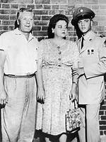 Tragic Loss: Gladys Presley, Mother of Music Icon, Passes Away