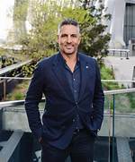 Uncovering the Identity of Mauricio Umansky's Father