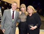Understanding Taylor Swift's Family Dynamics: the Story of Her Parents Remarrying