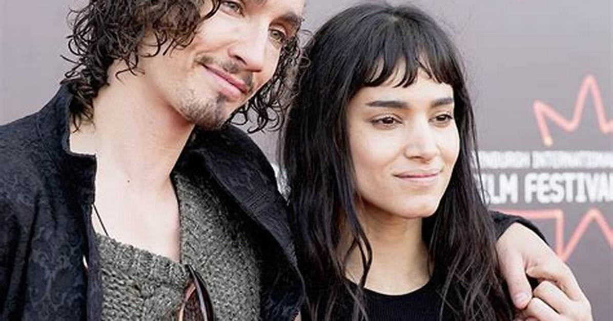 Unveiling Robert Sheehan's Partner in 2024: Who Holds the Key to His Heart?