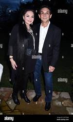 Who Is Crystal Gayle Dating Now? Past Relationships, Current Relationship Status, and Rumours