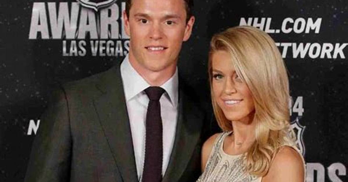 Who Is Jonathan Toews Wife? Lindsey Vecchione, Baby, Engaged, Brother, Parents and Everything You Ne