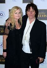 Who's Jeff Beck's Wife? Unveiling the Mystery