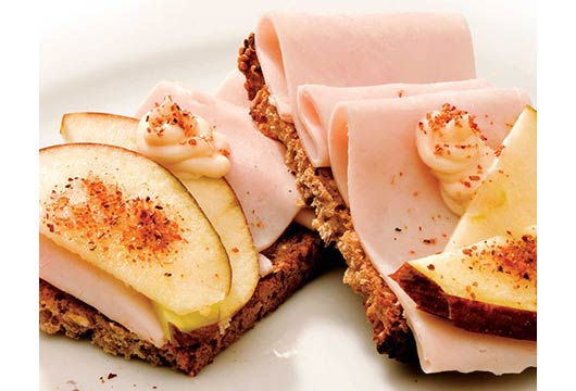 A-Quick-and-Easy-Snack-Fix-Apple-Sandwich-MainPhoto