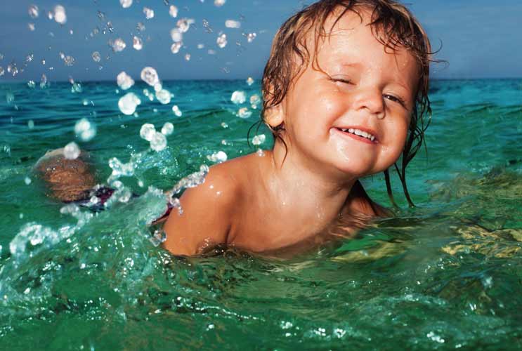 11-Reasons-Why-Your-Child-Should-Learn-to-Swim-MainPhoto