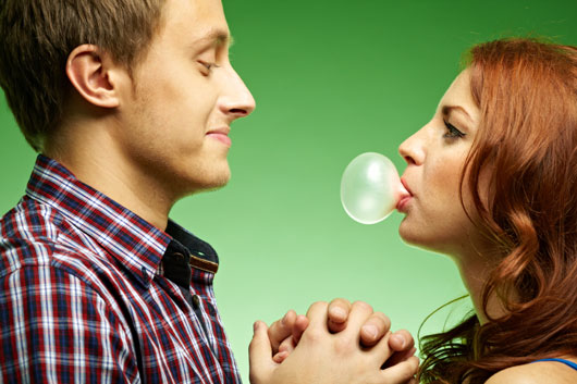 11-Reasons-Why-You-Should-Stop-Chewing-Gum-photo10