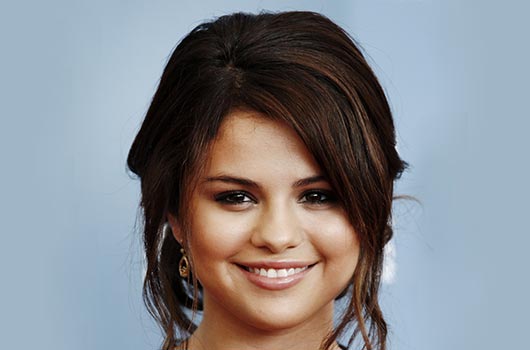 15-Facts-About-Selena-Gomez-that-will-Catch-you-Off-Guard-MainPhoto