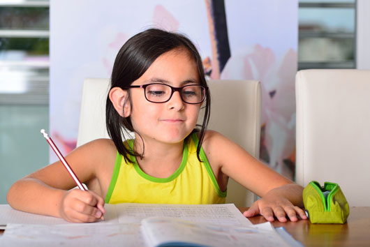 Homework-Affairs-10-Ways-to-Help-Your-Kids-Strategize-their-Workload-photo3
