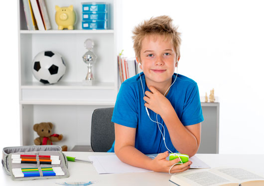 Homework-Affairs-10-Ways-to-Help-Your-Kids-Strategize-their-Workload-photo4