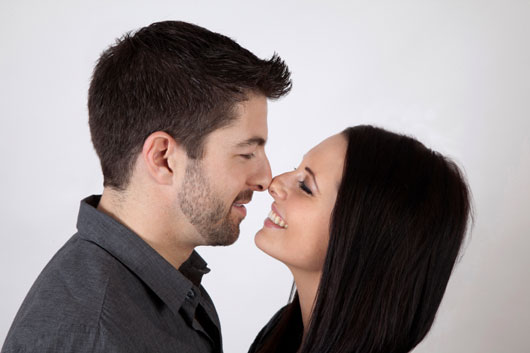 Pucker-Up-World-a-Look-at-How-15-Different-Cultures-View-the-Kiss-photo2