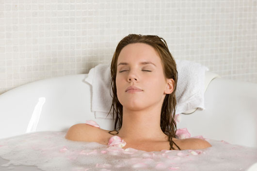 Soak-Therapy-10-Reasons-why-a-Hot-Bath-Always-Fixes-Everything-photo8