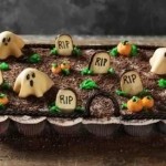 Deliciously Creepy Halloween Party Treat Pull Apart Graveyard Cupcakes-MainPhoto
