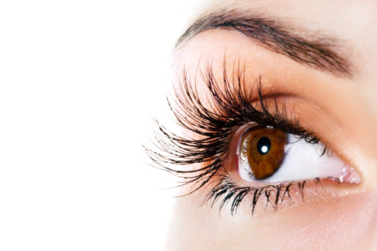 Lashing-Out-10-Ways-Keep-to-Your-Eyelashes-Luscious-and-Strong-photo2