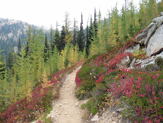 Trail-Mix-14-Unforgettable-Hikes-to-Go-on-During-Fall-photo14