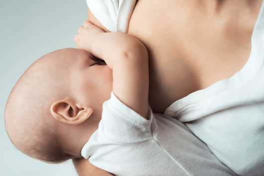 Breast-Dressed-10-Key-Tips-on-Breastfeeding-Clothes-that-Always-Win-photo4