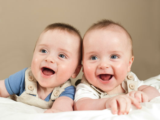Double-Duty-The-Challenge-and-Beauty-of-Raising-Twins-photo2