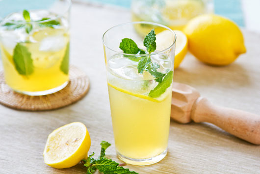 Lemon-Aid-10-Reasons-You-Should-Drink-Lemon-Water-Every-Day-photo4.1