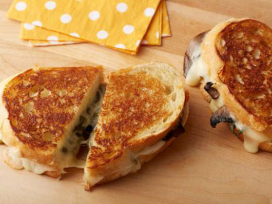 The-Comfort-Files-15-Ideas-for-an-Awesome-Grilled-Cheese-Sandwich-photo4