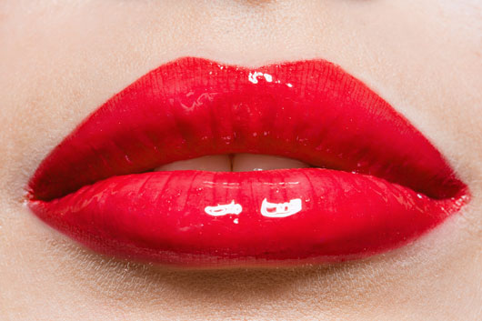 Lips-of-Summer-8-Best-Lip-Gloss-Looks-that-Smolder-Photo2