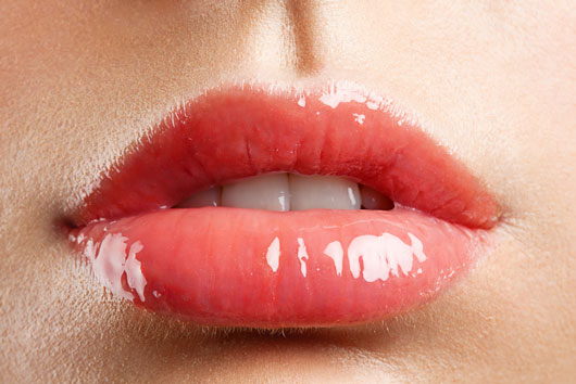 Lips-of-Summer-8-Best-Lip-Gloss-Looks-that-Smolder-Photo6