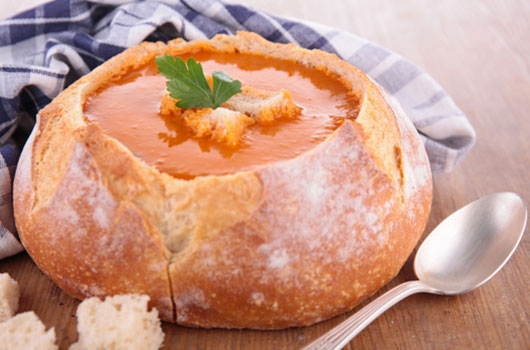 How-to-Wow-Your-Guests-with-Bread-Bowl-Soups-Photo02