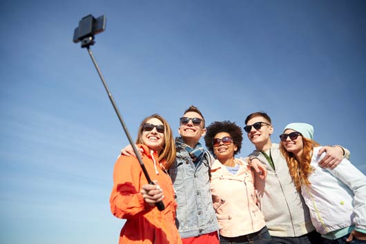 In-Defense-of-the-Selfie-Stick-MainPhoto