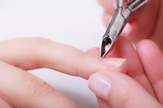 Cuticle-Care-Should-You-Always-Be-Cutting-Yours-Photo02