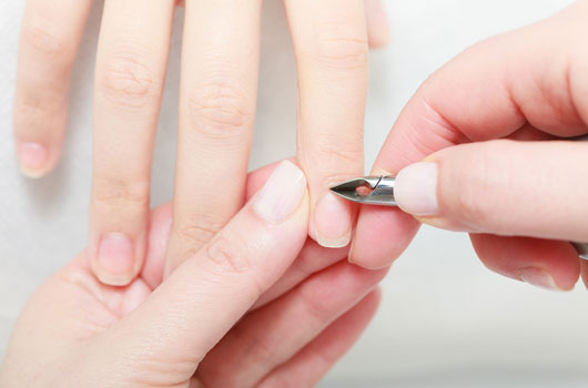 Cuticle-Care-Should-You-Always-Be-Cutting-Yours-Photo04