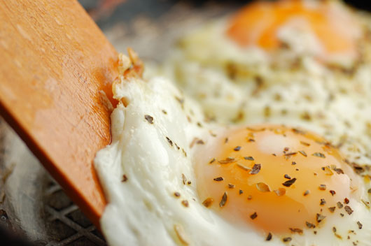 10-Unique-Ways-to-Fry-an-Egg-Photo1